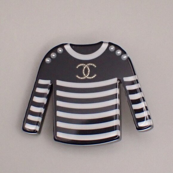 CHANEL CC Sweater Clothes Motif Pin Brooch Imitation Pearl Plastic 18A - Picture 1 of 8